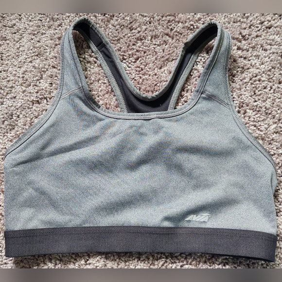 Two Sports Bra Bundle - Picture 6 of 9